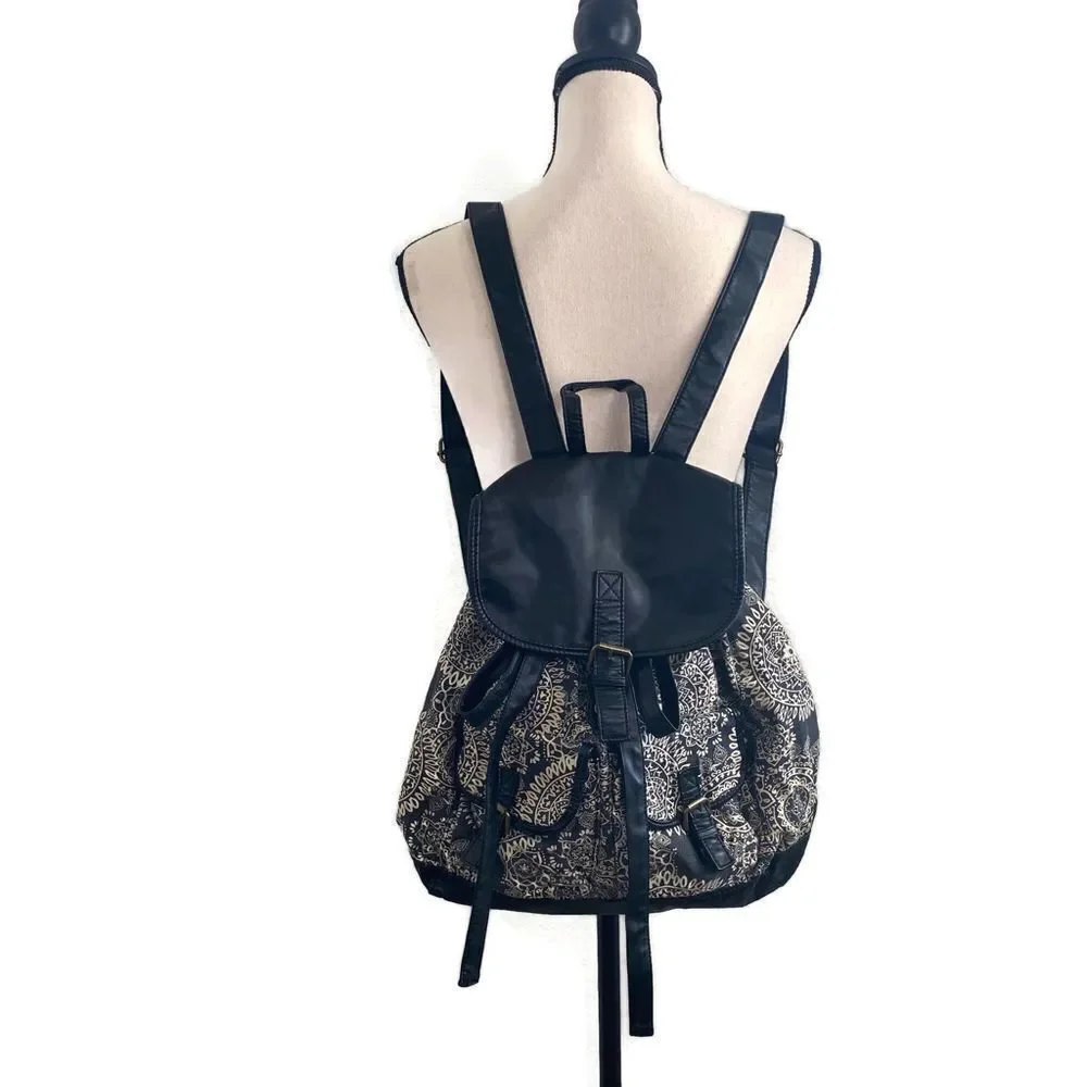 T-Shirt & Jeans Faux Leather/Creme Floral Backpack